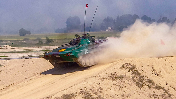 ഉരുക്കുകോട്ട തീർക്കുന്ന യുദ്ധ ടാങ്കുകളുടെ ചരിത്രം; സിംഹങ്ങളെ പോലെയുളള പോരാട്ടം ഉരുക്കുകോട്ട തീർക്കുന്ന യുദ്ധ ടാങ്കുകളുടെ ചരിത്രം; സിംഹങ്ങളെ പോലെയുളള പോരാട്ടം