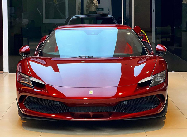 ദുൽഖറിന്റെ പുത്തൻ ഫെറാറിയുടെ ഇന്റീരിയർ ഇങ്ങനെ