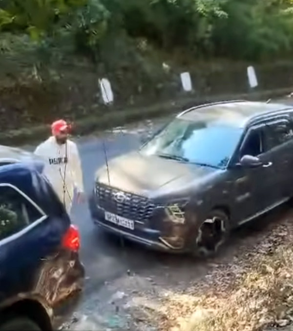 mohammed shami helps ford owner who crashed down