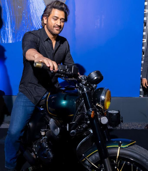 ms dhoni custom jawa 42 bobber ms dhoni custom jawa 42 bobber