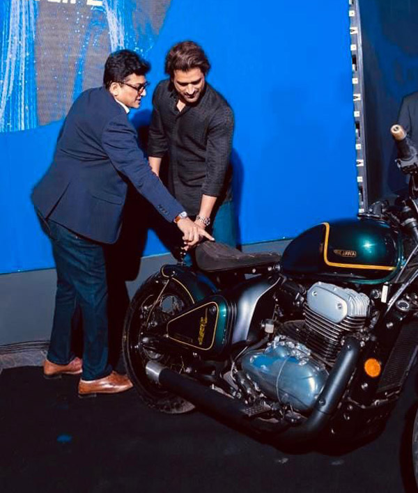 ms dhoni custom jawa 42 bobber ms dhoni custom jawa 42 bobber