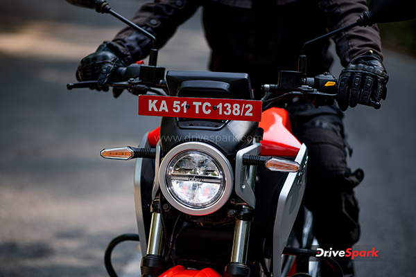 ഒബെൻ്റെ ഗർജ്ജനത്തിൽ ഭയക്കുമോ എതിരാളികൾ; ഒബെൻ റോർ ഇവി മോട്ടോർസൈക്കിളിൻ്റെ റിവ്യൂ വിശേഷങ്ങൾ