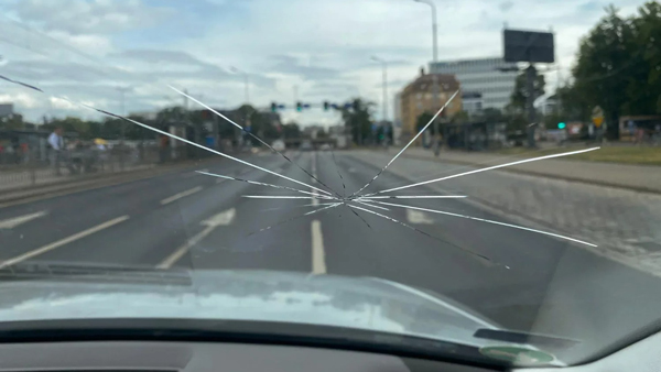 How To Protect Windshield From Cracking
