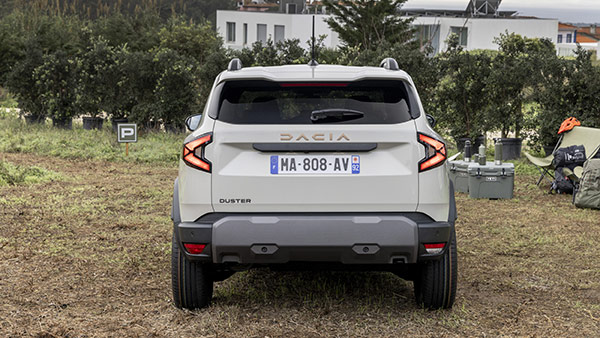 ഡസ്റ്റർ ന്യൂ ജെൻ vs ഓൾഡ്, മാറ്റങ്ങൾ നോക്കാം ഡസ്റ്റർ ന്യൂ ജെൻ vs ഓൾഡ്, മാറ്റങ്ങൾ നോക്കാം