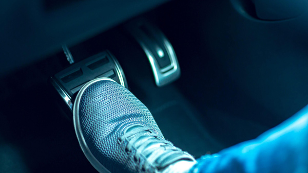 നിങ്ങളുടെ കാറിൻ്റെ ബ്രേക്ക് ലോക്കായി പോയാൽ എന്തു ചെയ്യും