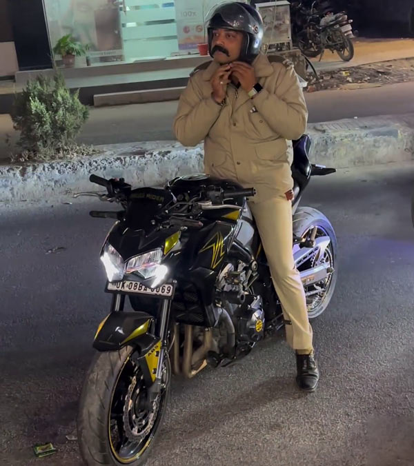 cop takes spin on kawasaki z900