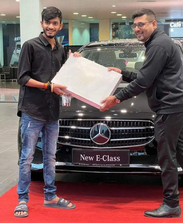 cricket expert anurag dwivedi car collection