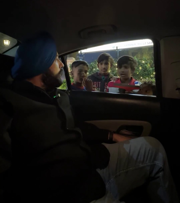 Kind Car Owner Treats Group Of Children To A 5-Star Dinner After They Cleaned His Car Viral Video Kind Car Owner Treats Group Of Children To A 5-Star Dinner After They Cleaned His Car Viral Video