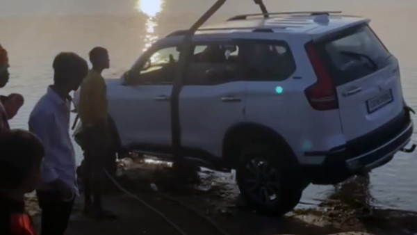 mahindra scorpio n rolls into river mahindra scorpio n rolls into river