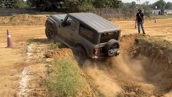 mahindra thar maruti jimny show off