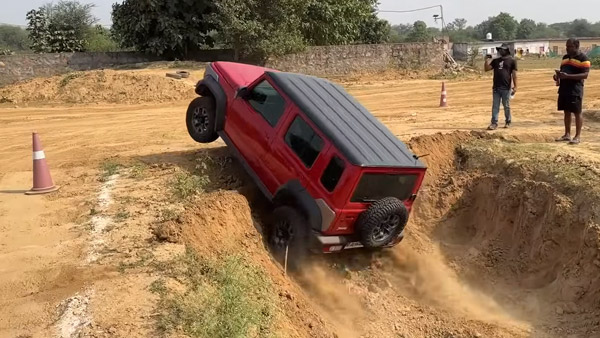 mahindra thar maruti jimny show off