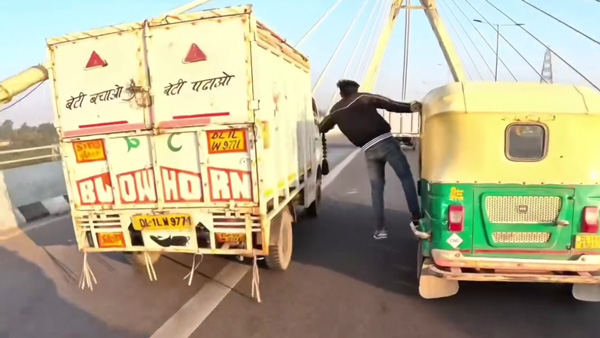 Careless Stunt In Delhi Viral Video