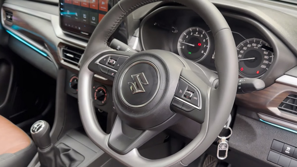 ബേസ് മോഡലിൽ നിന്നും ടോപ്പ് വേരിയൻ്റിലേക്ക് ബ്രെസയെ മാറ്റാം