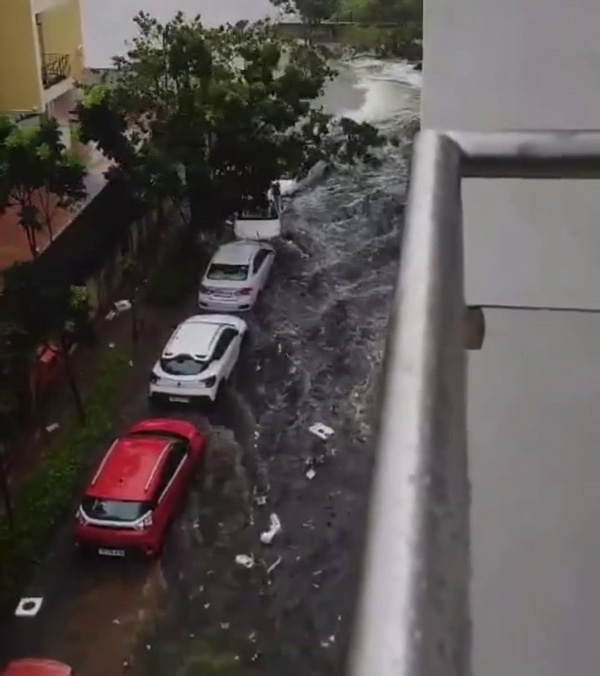 How To Park Car Safely During Flood Time How To Park Car Safely During Flood Time