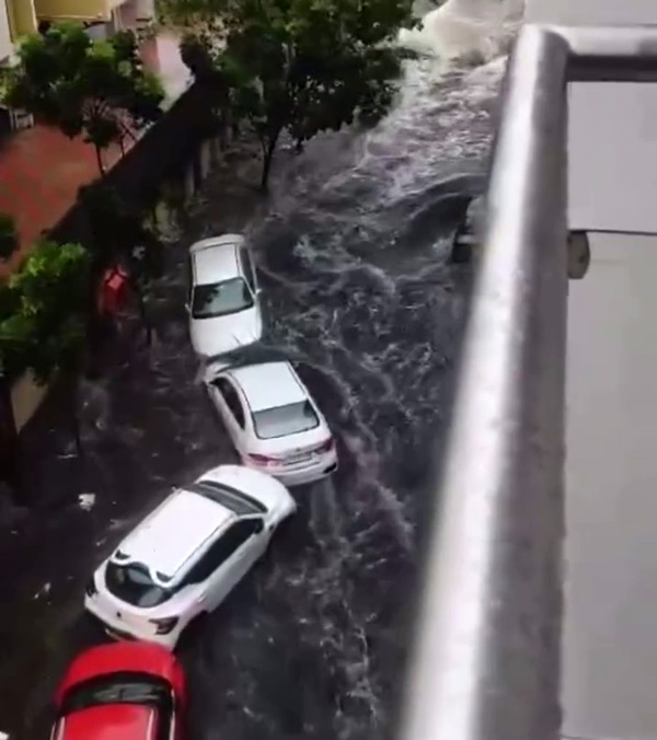 How To Park Car Safely During Flood Time How To Park Car Safely During Flood Time
