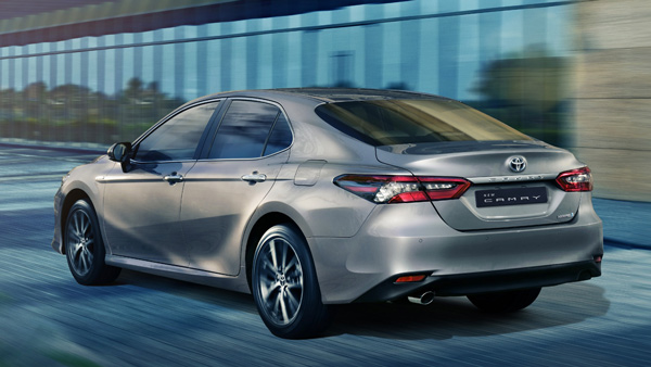 Luxury Cars With More Than 20 KMPL Mileage