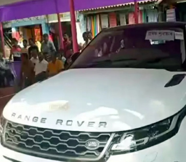Tractor Driver Wins Range Rover Luxury SUV Worth Rs 75 Lakh From Lottery In Assam Tractor Driver Wins Range Rover Luxury SUV Worth Rs 75 Lakh From Lottery In Assam