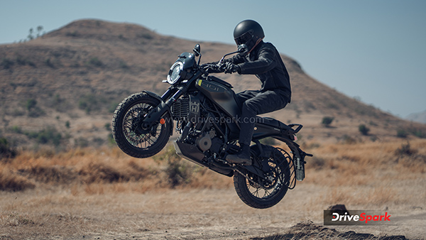 2024 husqvarna svartpilen 401 jumping