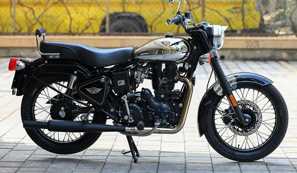 ആഷിഖി 2 നായകൻ്റെ മാച്ചിസ്‌മോ 500 കണ്ടോ; ചിത്രങ്ങളും വീഡിയോകളും വൈറൽ