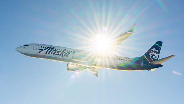 അലാസ്കാ എയർലൈൻസിൻ്റെ എമർജൻസി ലാൻഡിങ്ങ് അലാസ്കാ എയർലൈൻസിൻ്റെ എമർജൻസി ലാൻഡിങ്ങ്