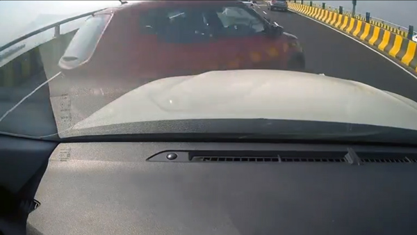 Maruti Suzuki Ignis Accident In Atal Setu Bridge