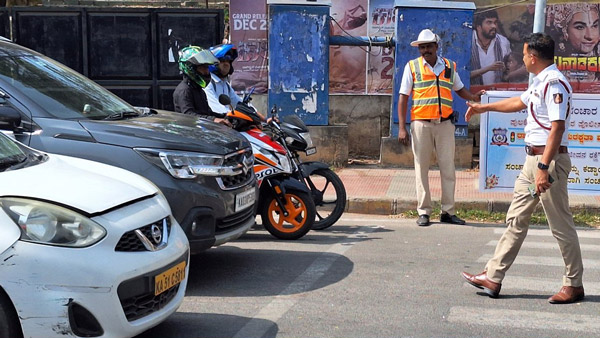 ബാംഗ്ലൂർ നഗരത്തിൽ അസ്ത്രവുമായി പൊലീസ്; എഐ ക്യാമറയുടെ പ്രവർത്തനം ഇങ്ങനെ