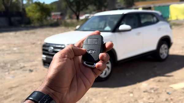 സിമ്പിൾ & ഹംബിളായി ക്രെറ്റ ബേസ് വേരിയന്റ്