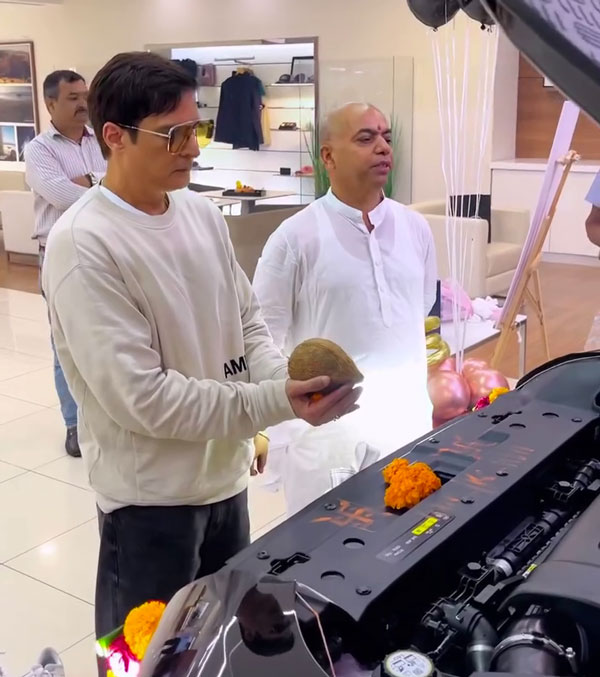 ബോളിവുഡിൽ പുത്തൻ വാഹനങ്ങളുടെ ചാകര