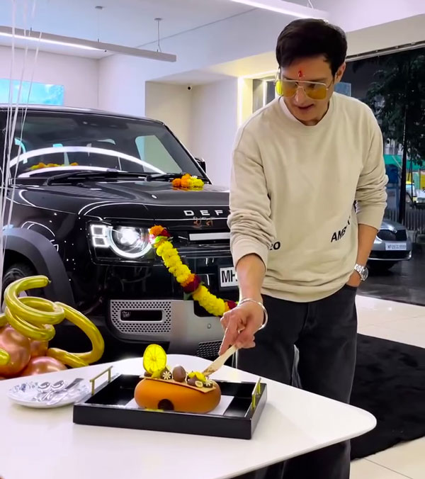 ബോളിവുഡിൽ പുത്തൻ വാഹനങ്ങളുടെ ചാകര