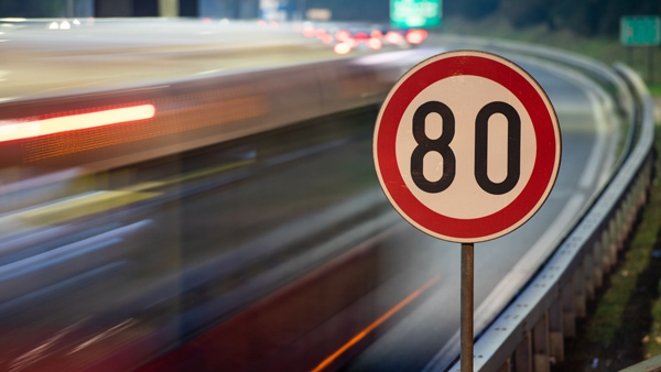 ഡ്രൈവർമാർക്ക് ആശ്വാസമായി ദില്ലി സർക്കാർ ഡ്രൈവർമാർക്ക് ആശ്വാസമായി ദില്ലി സർക്കാർ