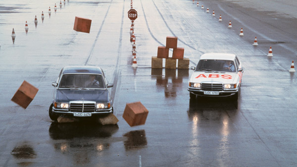 കേട്ടറിവിനേക്കാൾ വലുതാണ് ബെൻസ് എന്ന ബ്രാൻഡ് കേട്ടറിവിനേക്കാൾ വലുതാണ് ബെൻസ് എന്ന ബ്രാൻഡ്