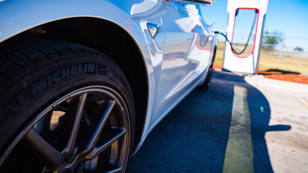 Reason Behind The Tyre Of Electric Vehicle Wear Out Fast