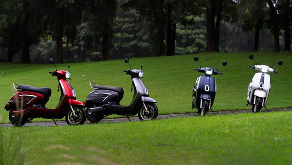 iVoomi Electric Scooters Gets Connected Features For Rs 2,999 