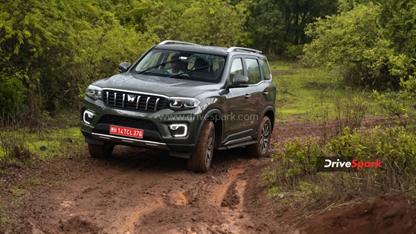 Mahindra Scorpio N Z8 Select Vs Z8 Standard Variants Comparison