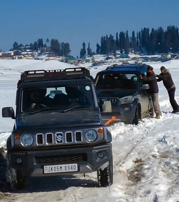 Maruti Suzuki Jimny Rescuing Land Rover Defender And Mahindra Scorpio From Snow