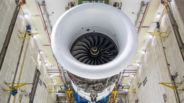 Reason Behind Tilting The Aircraft Engines Down Before Take Off Reason Behind Tilting The Aircraft Engines Down Before Take Off