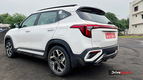 2023 kia seltos rear