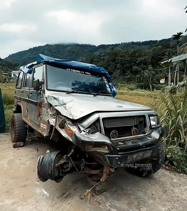 Mahindra Bolero Crashed With Truck Later Modified Neatly Video Goes Viral Mahindra Bolero Crashed With Truck Later Modified Neatly Video Goes Viral