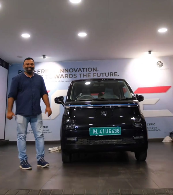 Ebbin Jose Food-n-travel Vlogger Buys New MG Comet Electric Car