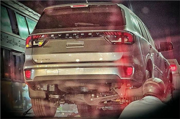 New Ford Endeavour Spied In India