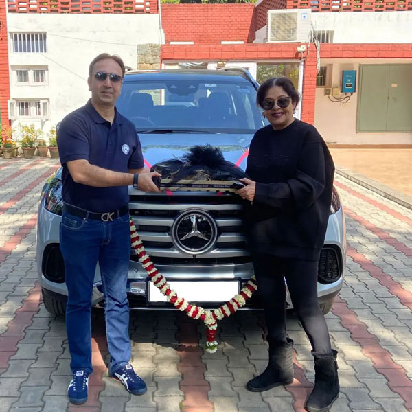 Bollywood Actress And BJP MP Kirron Kher Added Mercedes Benz GLS SUV Bollywood Actress And BJP MP Kirron Kher Added Mercedes Benz GLS SUV
