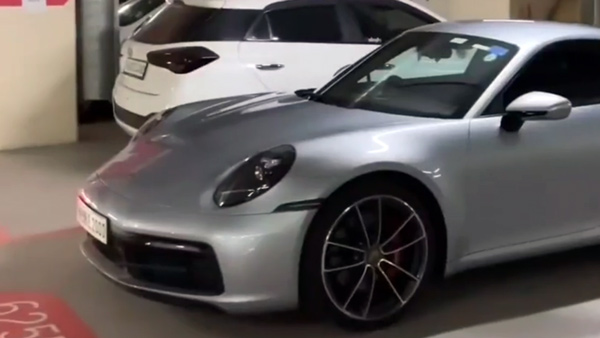 parking lot of dlf camellias