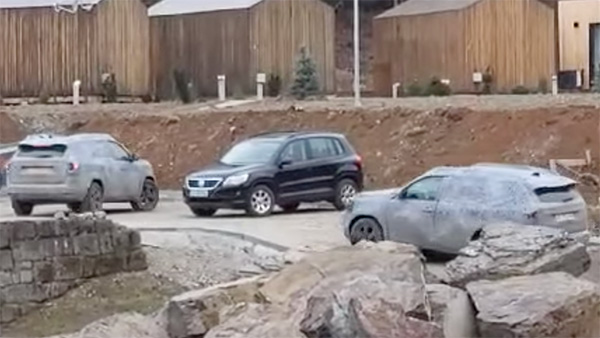 renault duster 7 seater spied