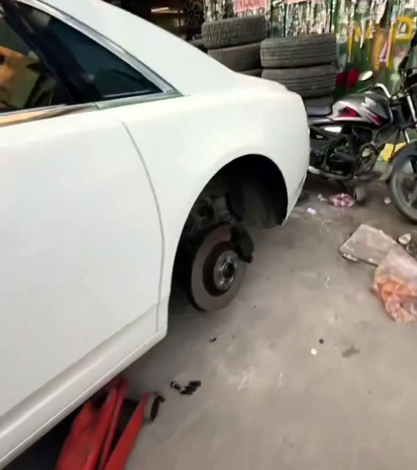 rolls royce tyre replacement karol bagh