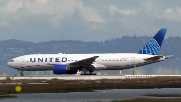 united airlines boeing wheel falls off