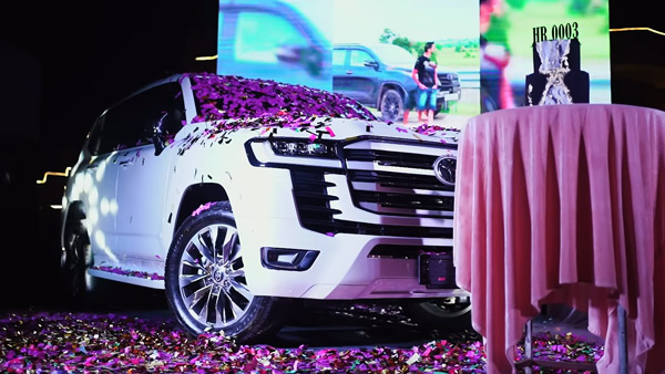 Famous Youtuber Vikas Dayal Buys Toyota Land Cruiser Famous Youtuber Vikas Dayal Buys Toyota Land Cruiser