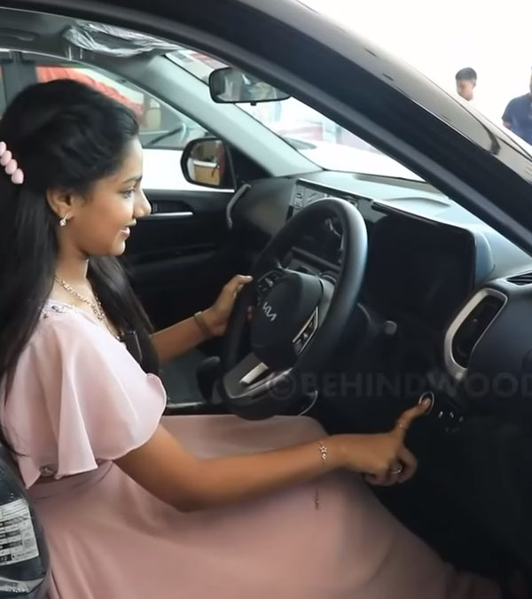 actor kottachi gifted kia car daughter