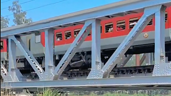 train two wheelers stop