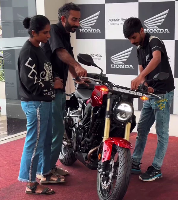 Malayalam Actor Prasant Murali Buys New Honda CB300R