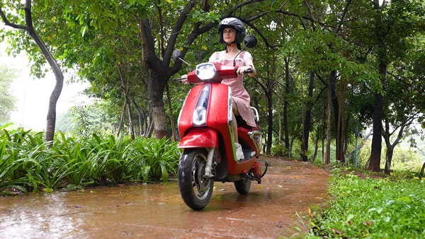 iVOOMi JeetX ZE Electric Scooter Launched